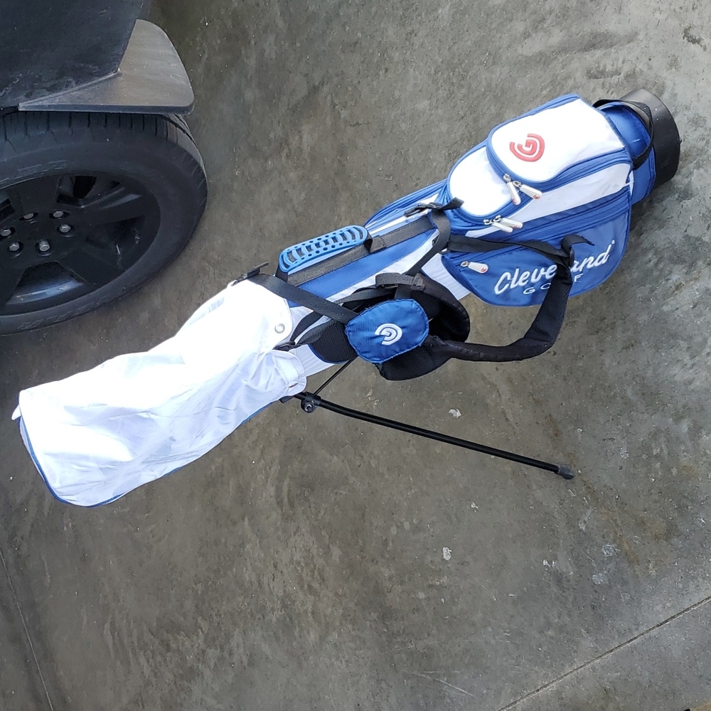 Left-handed Cleveland Junior Golf Club Set, Blue and White